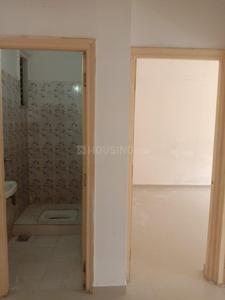 Bathroom Image of 1035 Sq.ft 2 BHK Apartment / Flat for rent in Devnandan Parisar, Adalaj Gandhinagar for Rs. 13500