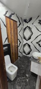 Bathroom Image of 1200 Sq.ft 3 BHK Builder Floor for rent in Swaraj Homes Gagan Vihar The Aviation Employees CGHS, Gagan Vihar New Delhi for Rs. 40000