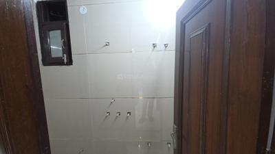 Image of 900 Sq.ft 3 BHK Builder Floor for sale in Laxmi Nagar, New Delhi for Rs. 7500000