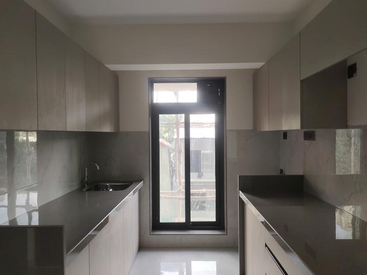 Silver Serene Main Image 1