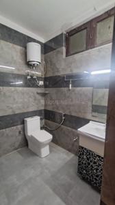 Bathroom Image of 1200 Sq.ft 1 BHK Builder Floor for rent in Sector 40 Gurgaon for Rs. 26000