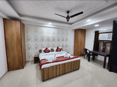 1 RK Independent Builder Floor