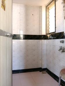 Common Bathroom Image of 600 Sq.ft 1 BHK Apartment / Flat for rent in Puraniks Kanchan Pushp Society, Hiranandani Estate Thane for Rs. 18000