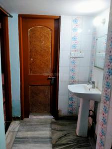 Bathroom Image of 1400 Sq.ft 2 BHK Builder Floor for rent in Bariatu Housing Colony Ranchi for Rs. 15000