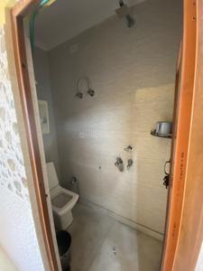 Bathroom Image of 320 Sq.ft 1 BHK Builder Floor for rent in Ranjeet Nagar New Delhi for Rs. 14000