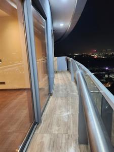 Balcony Image of 2727 Sq.ft 4.5 BHK Apartment / Flat for sale in Ivory County Phase 1, Sector 115 Noida for Rs. 45000000