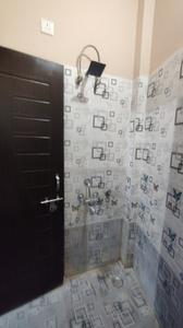 Bathroom Image of 900 Sq.ft 2 BHK Builder Floor for rent in Brahmanwala Dehradun for Rs. 12500