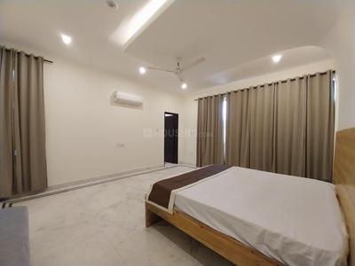 Bedroom Image of 3500 Sq.ft 4 BHK Builder Floor for rent in Sector 105 Noida for Rs. 130000