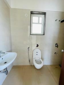 Bathroom Image of 1600 Sq.ft 3 BHK Apartment / Flat for rent in Dattavadi Pune for Rs. 60000
