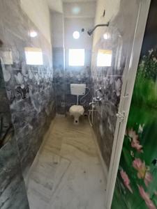 Bathroom Image of 750 Sq.ft 2 BHK Apartment / Flat for sale in Tollygunge Kolkata for Rs. 2400000