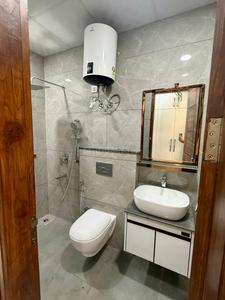 Bathroom Image of 9000 Sq.ft 5 BHK Builder Floor for sale in DLF Phase 1 Gurgaon for Rs. 141000000