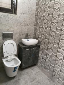 Common Bathroom Image of 1200 Sq.ft 2.5 BHK Apartment / Flat for sale in Palam Vihar Gurgaon for Rs. 12400000