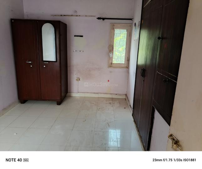 Poorvi Shalimar Bagh, Shalimar Bagh Bedroom 1