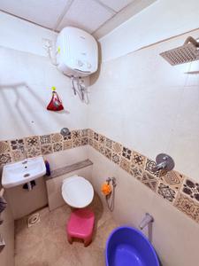 Bathroom Image of 1450 Sq.ft 3 BHK Apartment / Flat for sale in Samay Shine, Shela Ahmedabad for Rs. 8500000