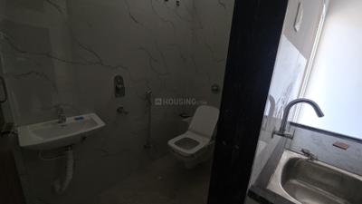 Bathroom Image of 350 Sq.ft 1 RK Apartment / Flat for rent in Rau Indore for Rs. 8000