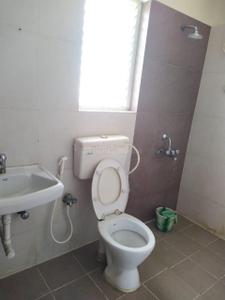 Bathroom Image of 1200 Sq.ft 3 BHK Apartment / Flat for rent in Navins Springfield, Medavakkam Chennai for Rs. 24000