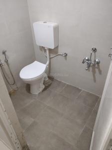 Bathroom Image of 850 Sq.ft 1 BHK Apartment / Flat for rent in Gulmohar Nirvana II, Ghuma Ahmedabad for Rs. 18000