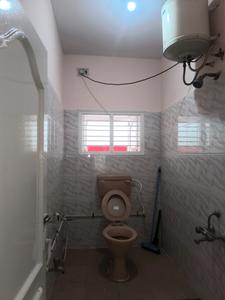 Common Bathroom Image of 700 Sq.ft 2 BHK Independent House for rent in BTM Layout Bengaluru for Rs. 25000