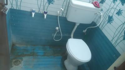 Bathroom Image of 350 Sq.ft 1 RK Independent House for rent in Keelkattalai Chennai for Rs. 10000