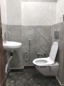 Common Bathroom Image of 500 Sq.ft 2 BHK Builder Floor for rent in Shastri Nagar New Delhi for Rs. 18000