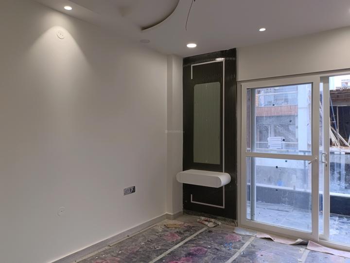 Rohini Extension Main Image 1