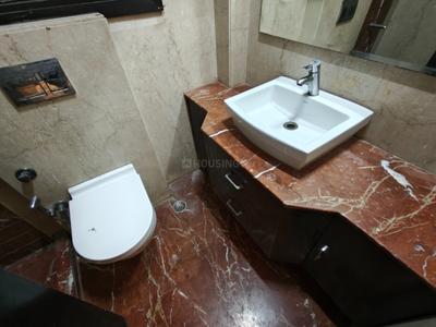 Bathroom Image of 1800 Sq.ft 3 BHK Builder Floor for rent in South Extension II New Delhi for Rs. 100000