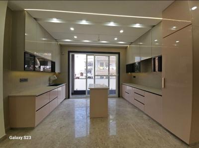 Kitchen Image of 1900 Sq.ft 3 BHK Builder Floor for sale in Mansarover Garden New Delhi for Rs. 40000000