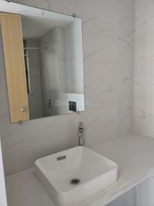 Bathroom Image of 850 Sq.ft 2 BHK Apartment / Flat for sale in Lodha Bel Air, Jogeshwari West Mumbai for Rs. 25000000