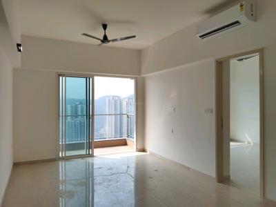 Living Room Image of 800 Sq.ft 2.5 BHK Apartment / Flat for sale in The Atmosphere Phase 1, Mulund West Mumbai for Rs. 25000000