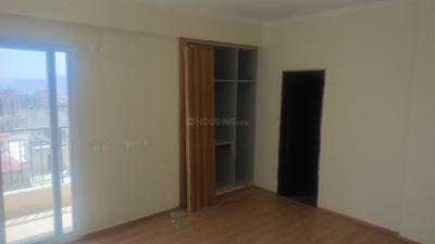 Bedroom Image of 2175 Sq.ft 3 BHK Apartment / Flat for sale in Amrapali Crystal Homes Phase 1, Sector 76 Noida for Rs. 28200000