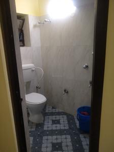 Bathroom Image of 800 Sq.ft 2 BHK Builder Floor for rent in Ganguly Bagan Kolkata for Rs. 12000
