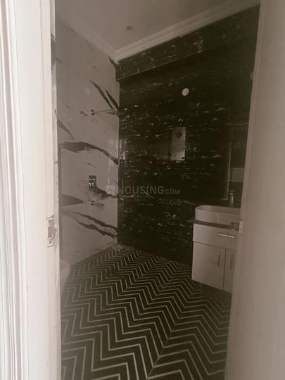 Sushma velencia  Bathroom 1