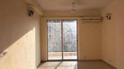 Living Room Image of 1700 Sq.ft 3 BHK Apartment / Flat for rent in DLF Express Greens, Manesar Gurgaon for Rs. 27000