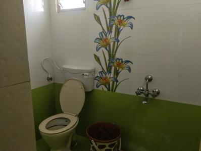 Bathroom Image of 1200 Sq.ft 2 BHK Builder Floor for rent in Narasothipatti Salem for Rs. 25000