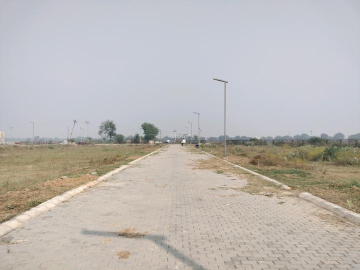 Adore Smart City Main Image 1