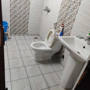 Bathroom Image of 1359 Sq.ft 3 BHK Apartment / Flat for sale in Mahagun Villa, Vaishali Ghaziabad for Rs. 17000000