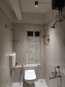 Bathroom Image of 420 Sq.ft 1 BHK Apartment / Flat for rent in Puraniks Tokyo Bay, Kasarvadavali Thane for Rs. 15999