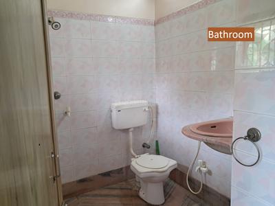 Bathroom Image of 1200 Sq.ft 2 BHK Builder Floor for rent in Joka Kolkata for Rs. 15000