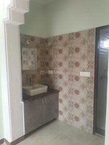 Bathroom Image of 1000 Sq.ft 2 BHK Independent House for rent in Banjarawala Dehradun for Rs. 14000