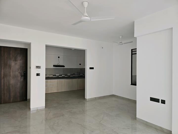 Unique Youtopia Main Image 1