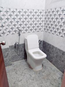 Bathroom Image of 1400 Sq.ft 3 BHK Builder Floor for rent in Gaddiannaram, Saidabad Hyderabad for Rs. 26000