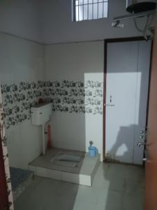 Bathroom Image of 1100 Sq.ft 2 BHK Independent House for rent in Sun City Vistaar Bareilly for Rs. 12000