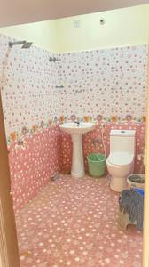 Bathroom Image of 750 Sq.ft 2 BHK Builder Floor for rent in Kumbalgodu Bengaluru for Rs. 16000