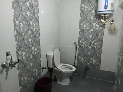 Bathroom Image of 1100 Sq.ft 1 BHK Builder Floor for rent in Indira Nagar Lucknow for Rs. 10000