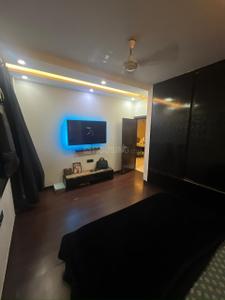 Bedroom Image of 2000 Sq.ft 3 BHK Builder Floor for sale in Kirti Nagar New Delhi for Rs. 30000000