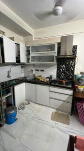 Kitchen Image of 650 Sq.ft 1 BHK Apartment / Flat for rent in Vasant Vihar Complax, Thane West Thane for Rs. 30000