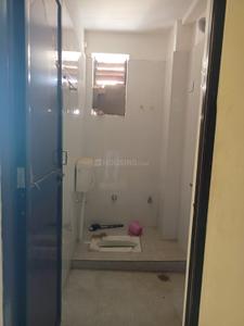 Bathroom Image of 1000 Sq.ft 2 BHK Builder Floor for rent in Kidwaipuri Patna for Rs. 16000