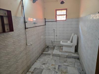 Bathroom Image of 1100 Sq.ft 2 BHK Independent House for rent in Dhakuria Kolkata for Rs. 18000