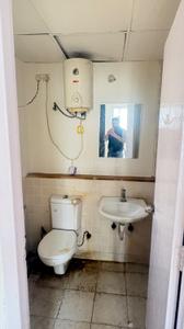 Bathroom Image of 840 Sq.ft 2 BHK Apartment / Flat for sale in Jaypee Kosmos, Sector 134 Noida for Rs. 7200000