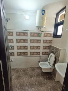 Bathroom Image of 1850 Sq.ft 3 BHK Apartment / Flat for sale in Fortune Victoria Heights, Dhakoli Zirakpur for Rs. 11000000